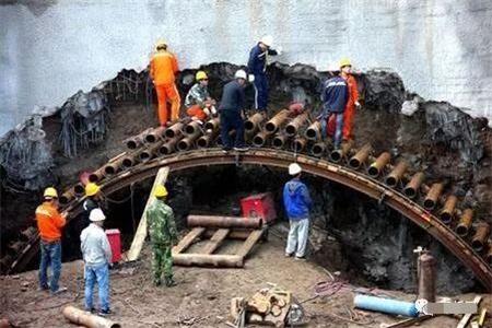 赣榆隧道钢花管支护案例